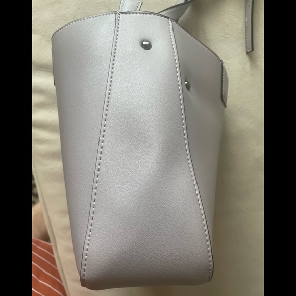 Beautiful light lilac purse - Picture 7 of 9